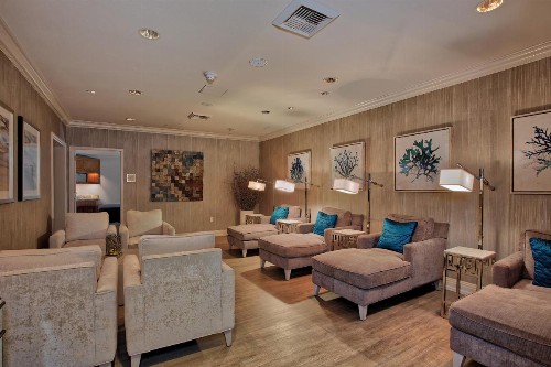 Balboa Bay Resort - image 10
