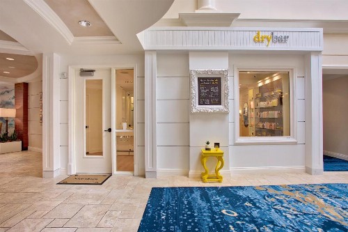 Balboa Bay Resort - image 11