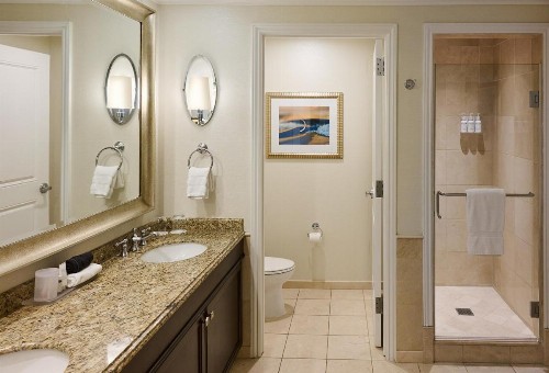 Balboa Bay Resort - image 34