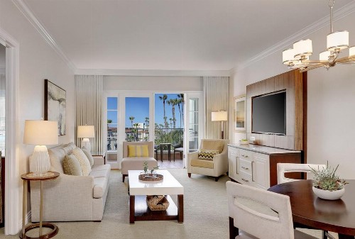 Balboa Bay Resort - image 38