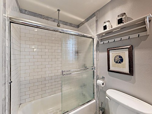 Balboa Island Charmer Townhouse - image 8