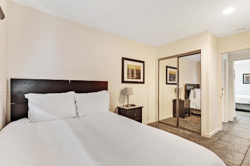 Upper Level Beach Retreat - image 2