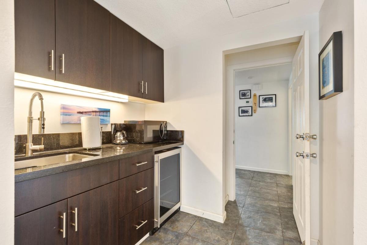Upper Level Beach Retreat - image 7