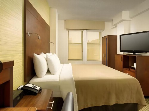 Birchwood Suites - image 3