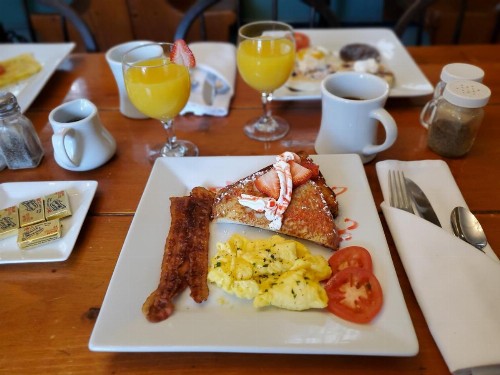 Cleveland House Inn - image 11