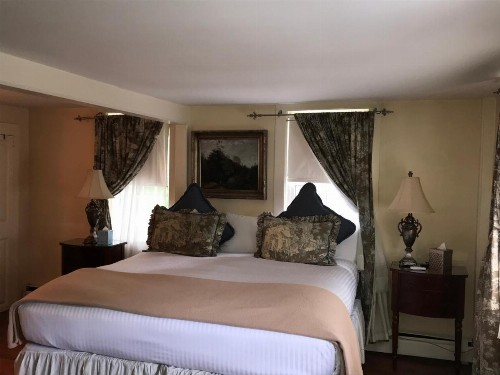 Admiral Farragut Inn - image 16