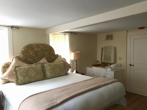 Admiral Farragut Inn - image 17