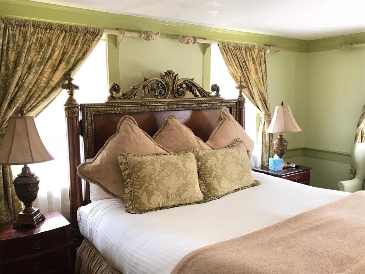 Admiral Farragut Inn - image 2