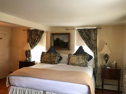 Admiral Farragut Inn - image 20