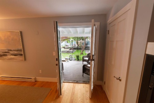 Town & Tide Inn - image 35