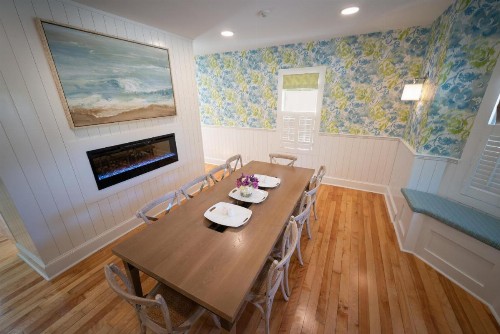 Town & Tide Inn - image 7