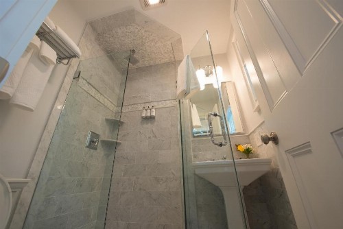 Serenity Inn Newport - image 22