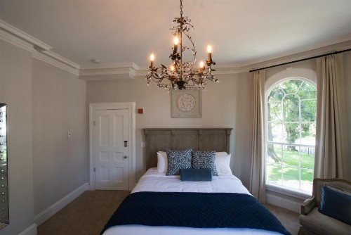 Serenity Inn Newport - image 3