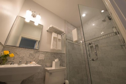 Serenity Inn Newport - image 30