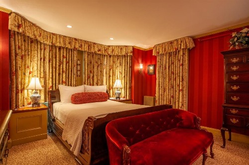Ivy Lodge - image 23