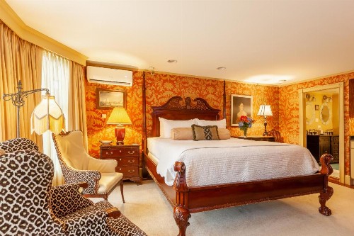 Ivy Lodge - image 35