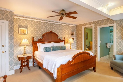 Ivy Lodge - image 42