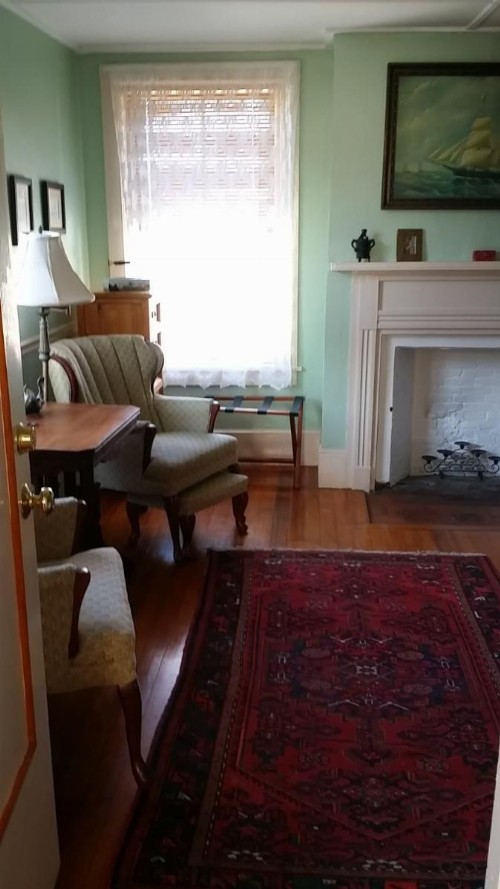 Burbank Rose Inn Bed & Breakfast - image 11