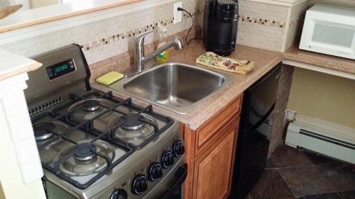 Burbank Rose Inn Bed & Breakfast - image 6