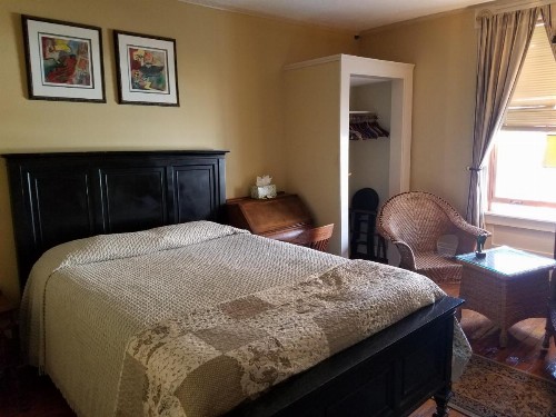 Burbank Rose Inn Bed & Breakfast - image 8