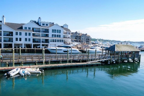 Harborside Inn - image 16