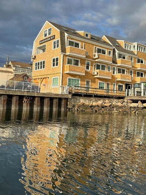 Harborside Inn - image 21