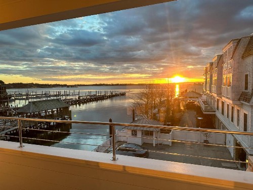 Harborside Inn - image 30