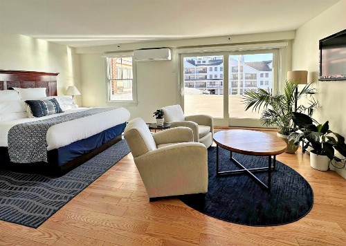 Harborside Inn - image 32