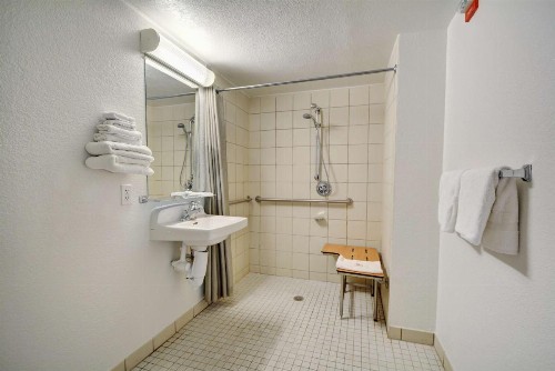 Motel 6-Newport RI - image 32