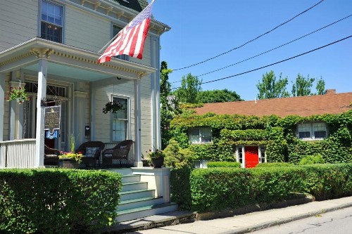 Yankee Peddler Inn - image 14
