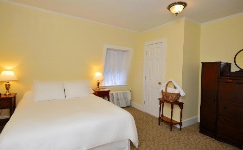 Yankee Peddler Inn - image 27