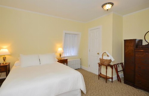 Yankee Peddler Inn - image 28
