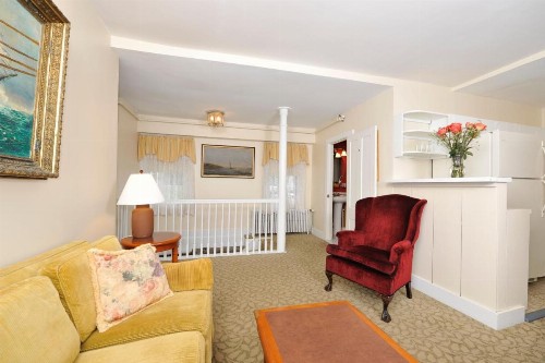 Yankee Peddler Inn - image 4