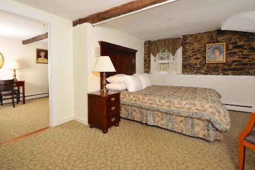 Yankee Peddler Inn - image 43