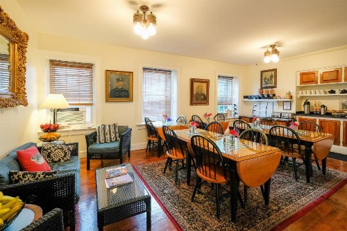 Jailhouse Inn - image 3
