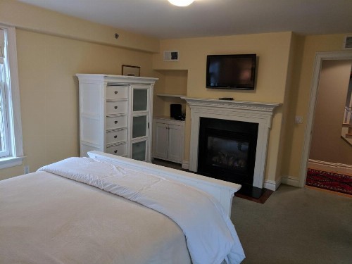 Pelham Court Hotel - image 12