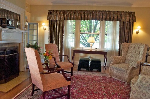 Hilltop Inn - image 7
