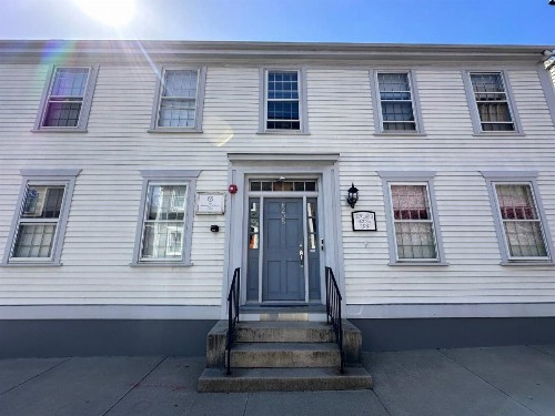 Howland House Inn