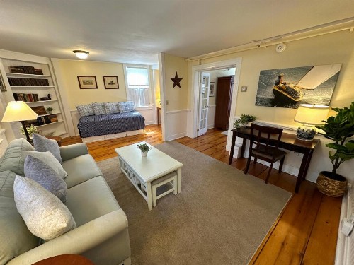 Howland House Inn - image 2