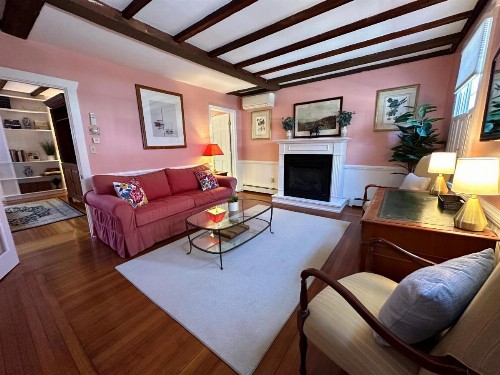Howland House Inn - image 3