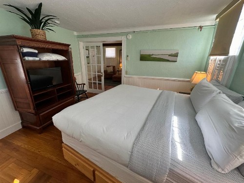 Howland House Inn - image 34