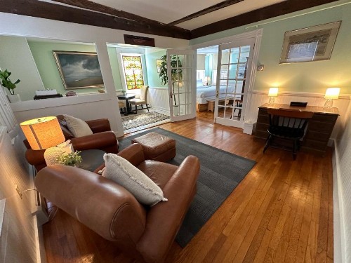 Howland House Inn - image 4