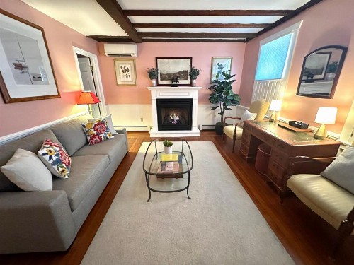 Howland House Inn - image 43