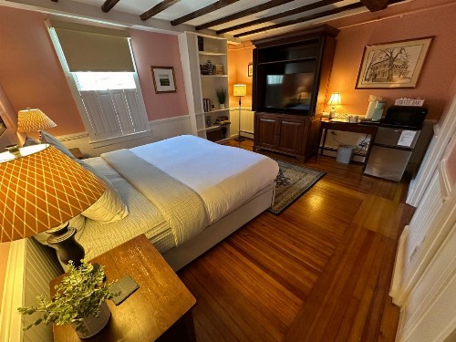 Howland House Inn - image 6