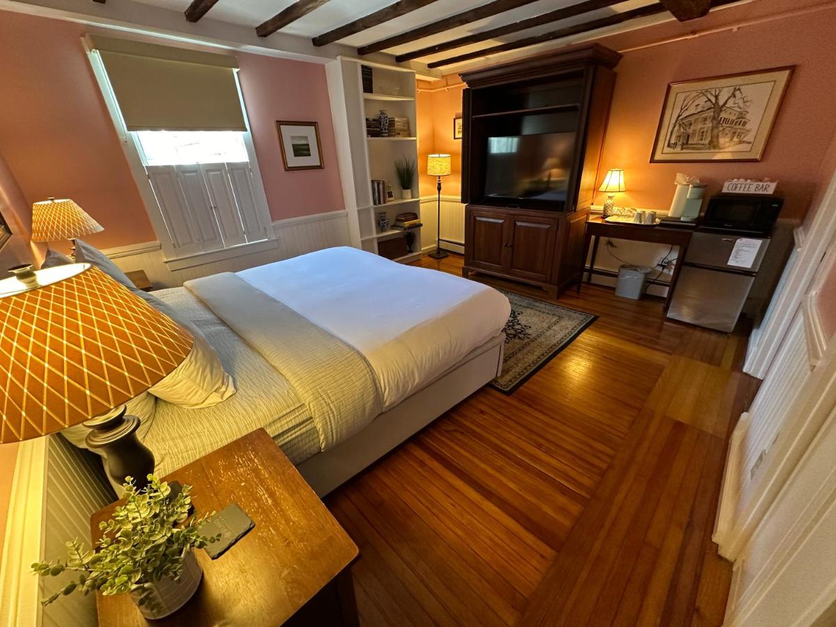 Howland House Inn - image 6
