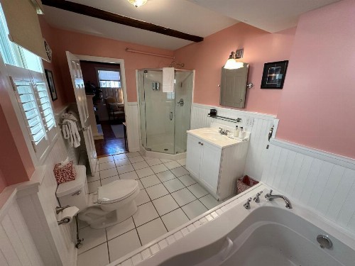 Howland House Inn - image 9