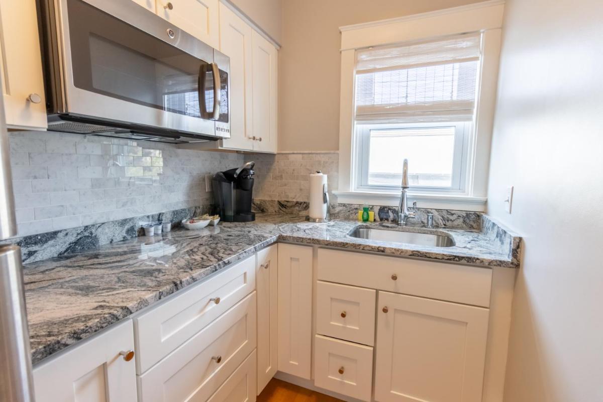 The Newport Lofts - 194 Thames Street - image 2