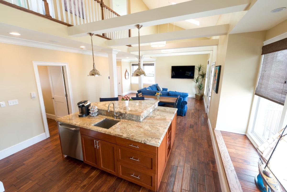 The Newport Lofts - 546 Thames Street - main image
