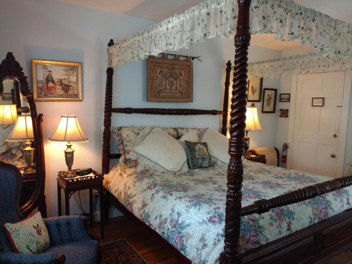 Armistead Cottage Bed & Breakfast - image 6