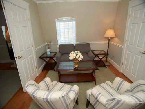 Bellevue Manor - image 15